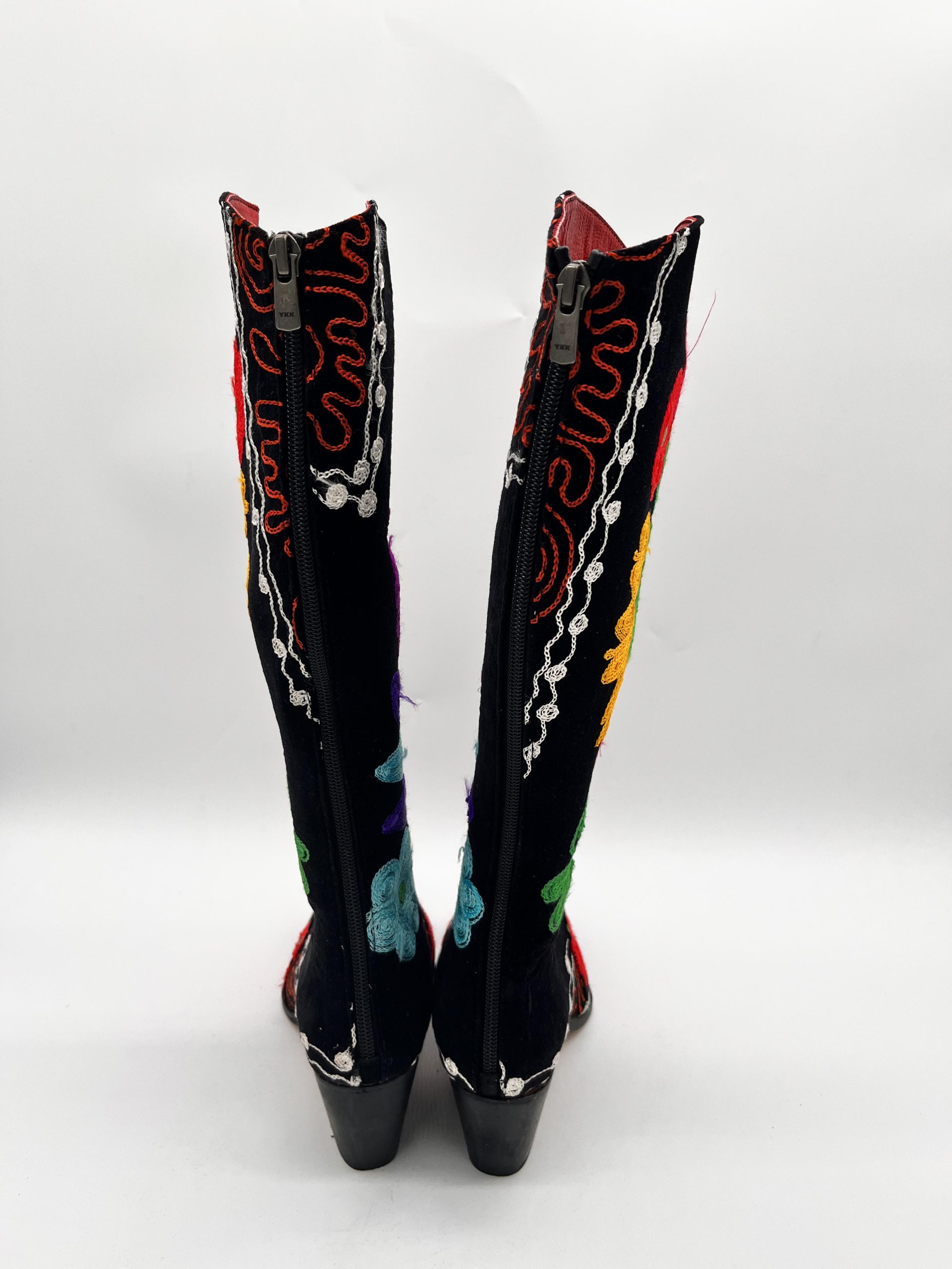 LONGUE BOTTES POINTUE